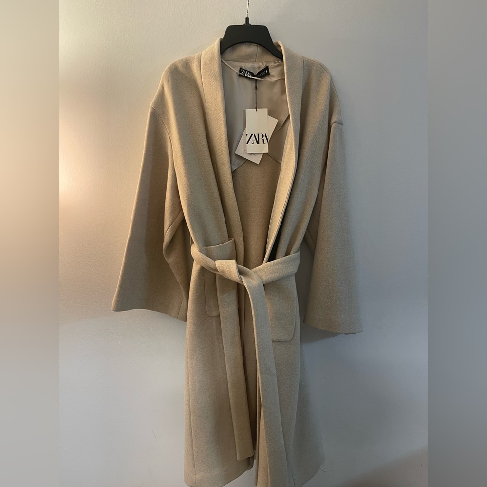 Brand new with tags- MINIMALIST COAT WITH MANTECO WOOL ZW COLLECTION